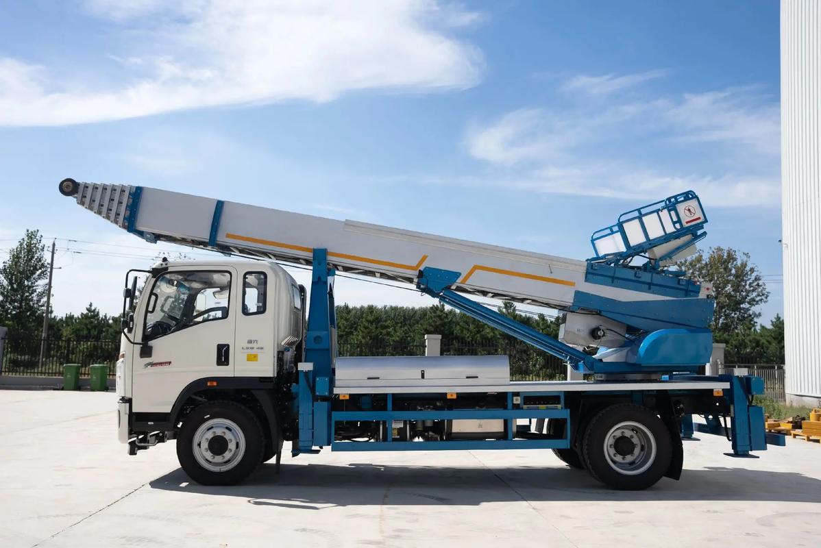 青岛李沧云梯上料车租赁费用