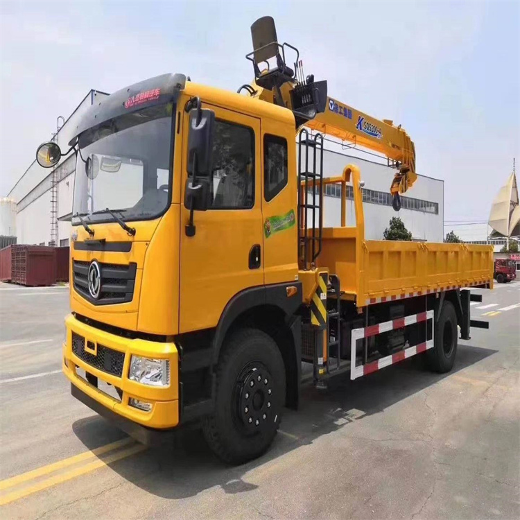 青岛李沧附近找一辆随车吊出租